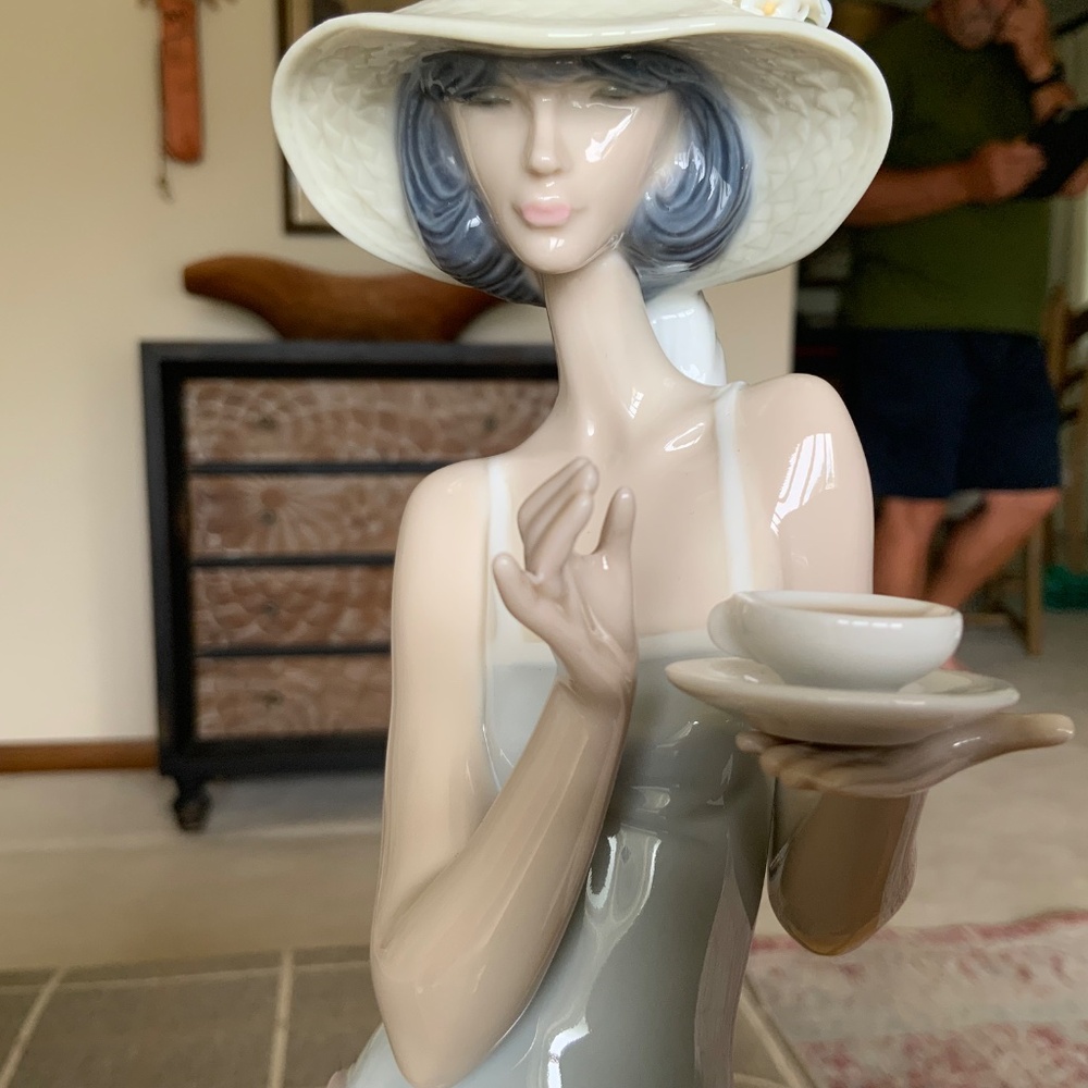 Lladro 5479 Tea Time - Picture 9 of 10